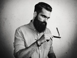 Barber preparing a traditional cut